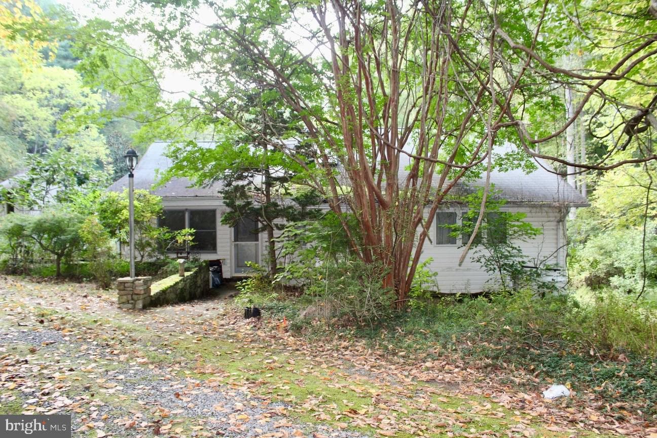 25 Falling Springs Drive photo 1
