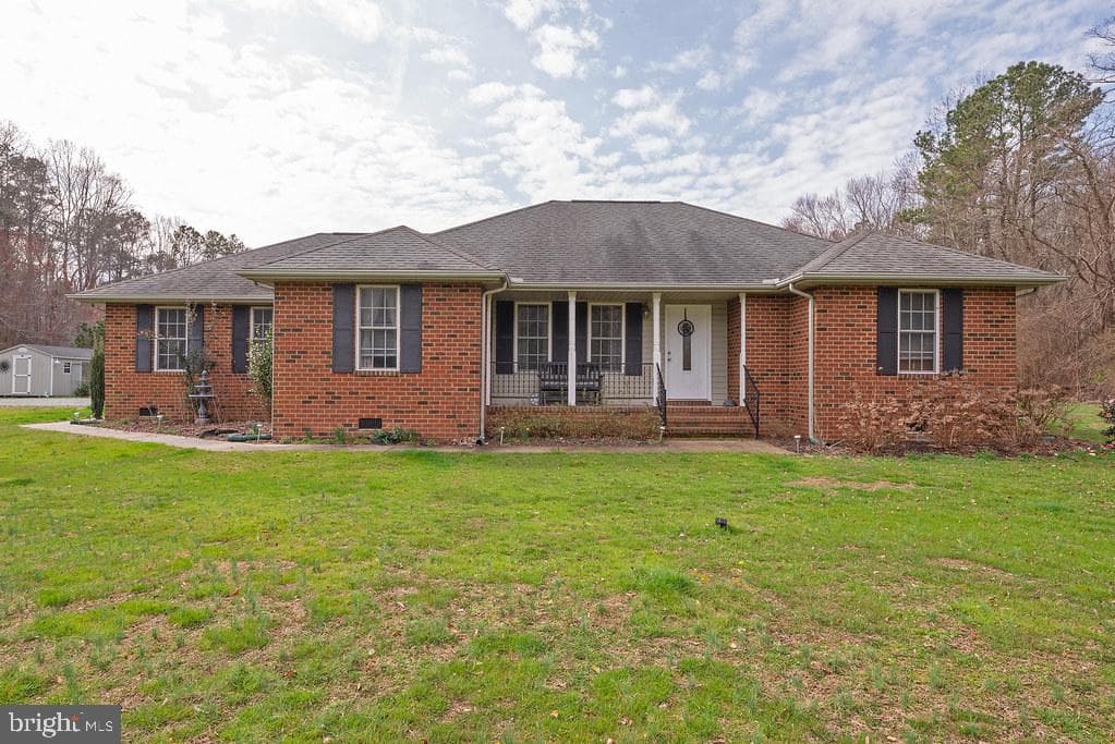 203 Blundons Road photo 1