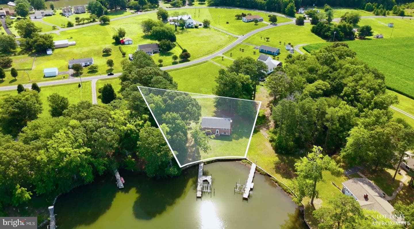 279 Harbor Dr, Reedville