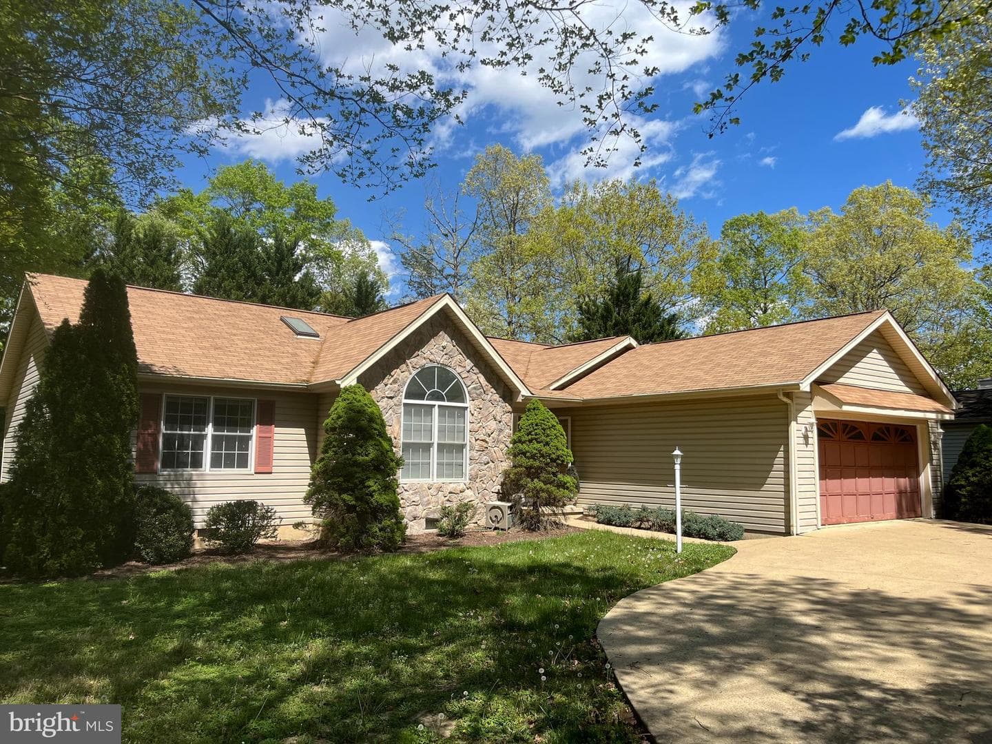 521 Mt Pleasant Drive photo 1