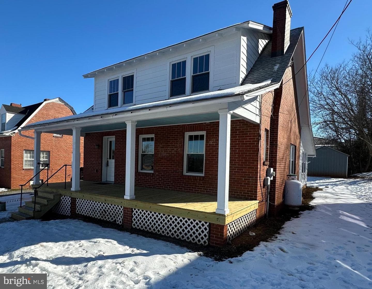 114 W Washington Street photo 1