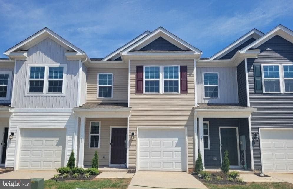 213 Caterpillar Drive photo 1