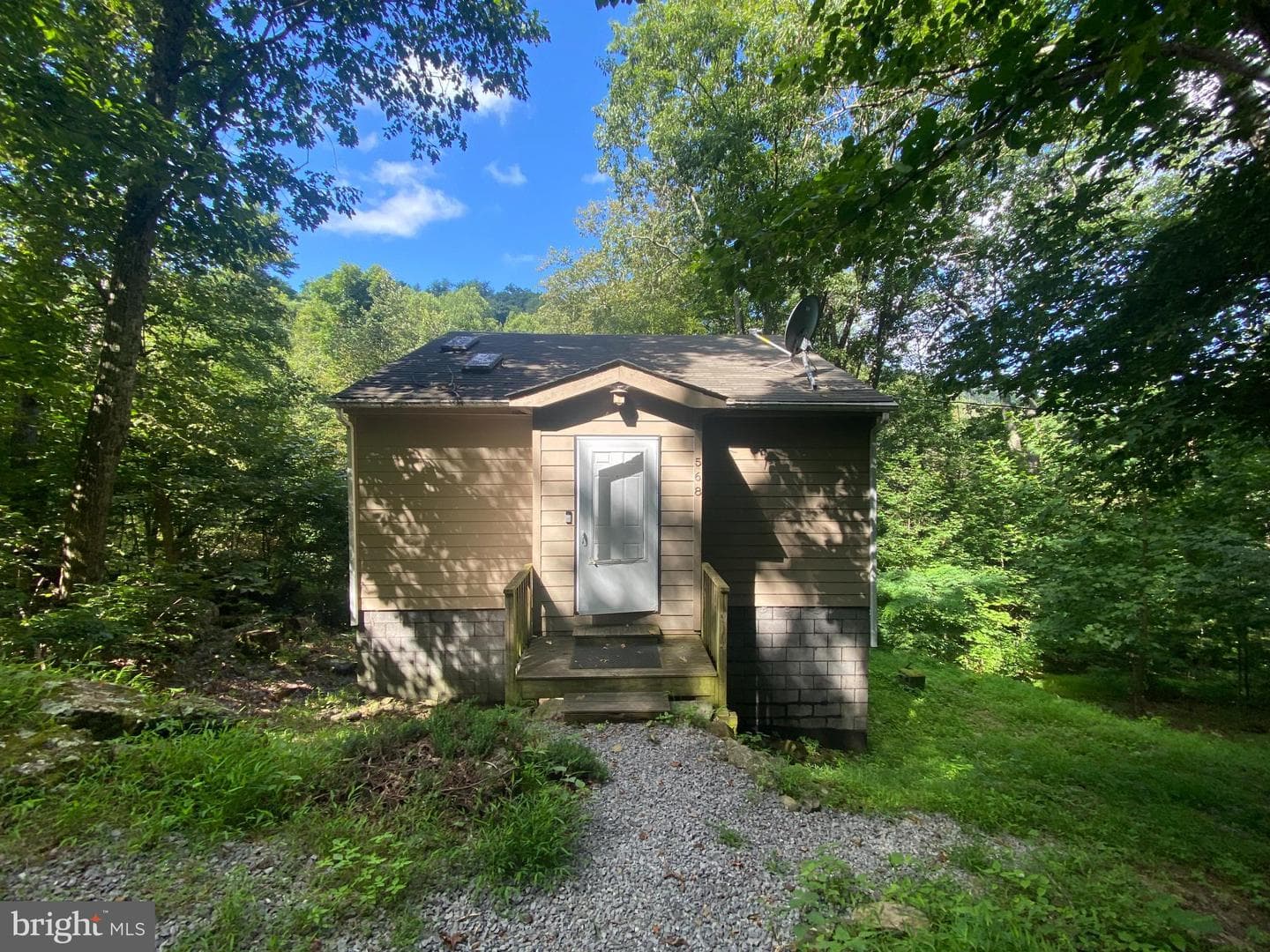 568 Cliff Heights Road photo 1
