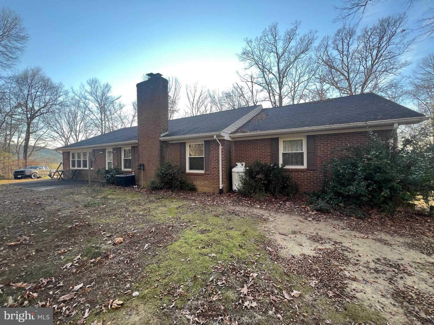 728 Clearview photo 1