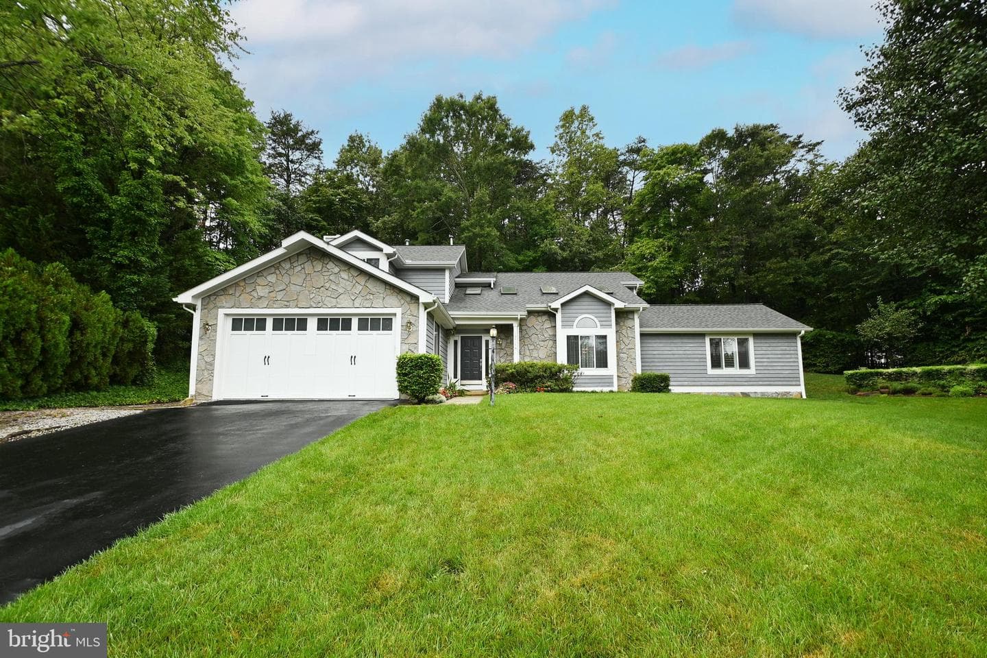 15410 Wicker Court photo 1