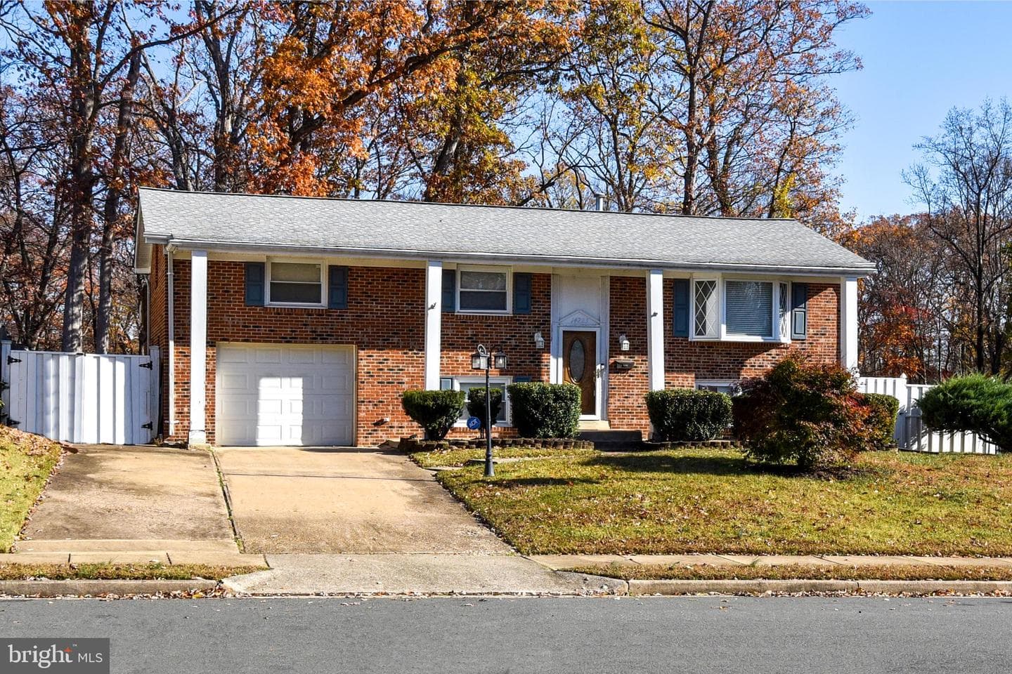 14223 Bismark Avenue photo 1