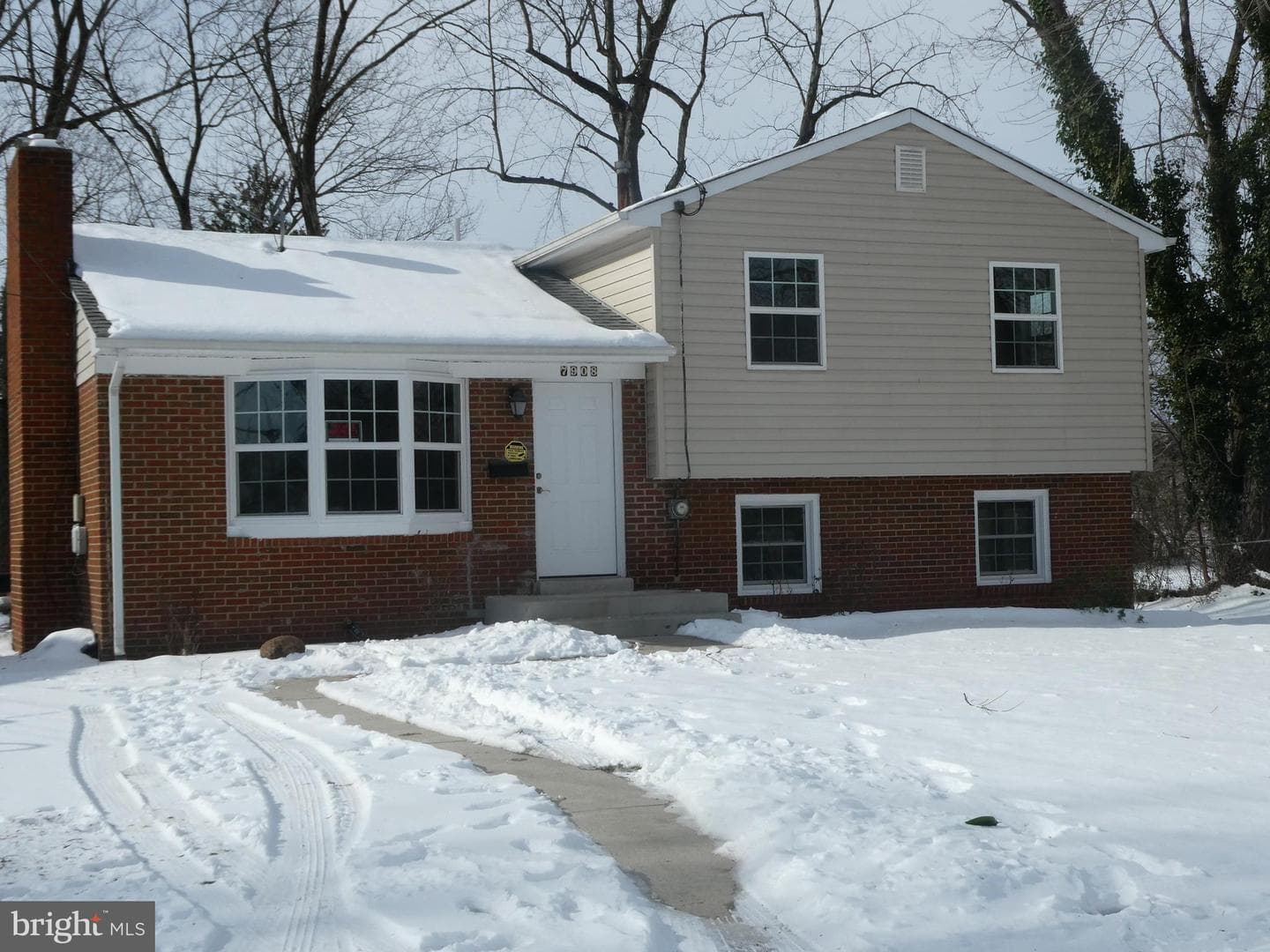 7908 Lomond Court photo 1