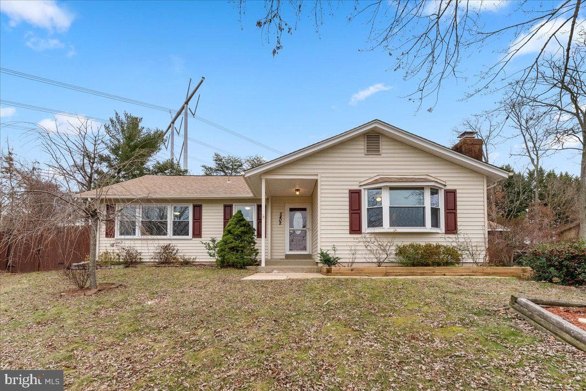 2402 Sagamore Court photo 1