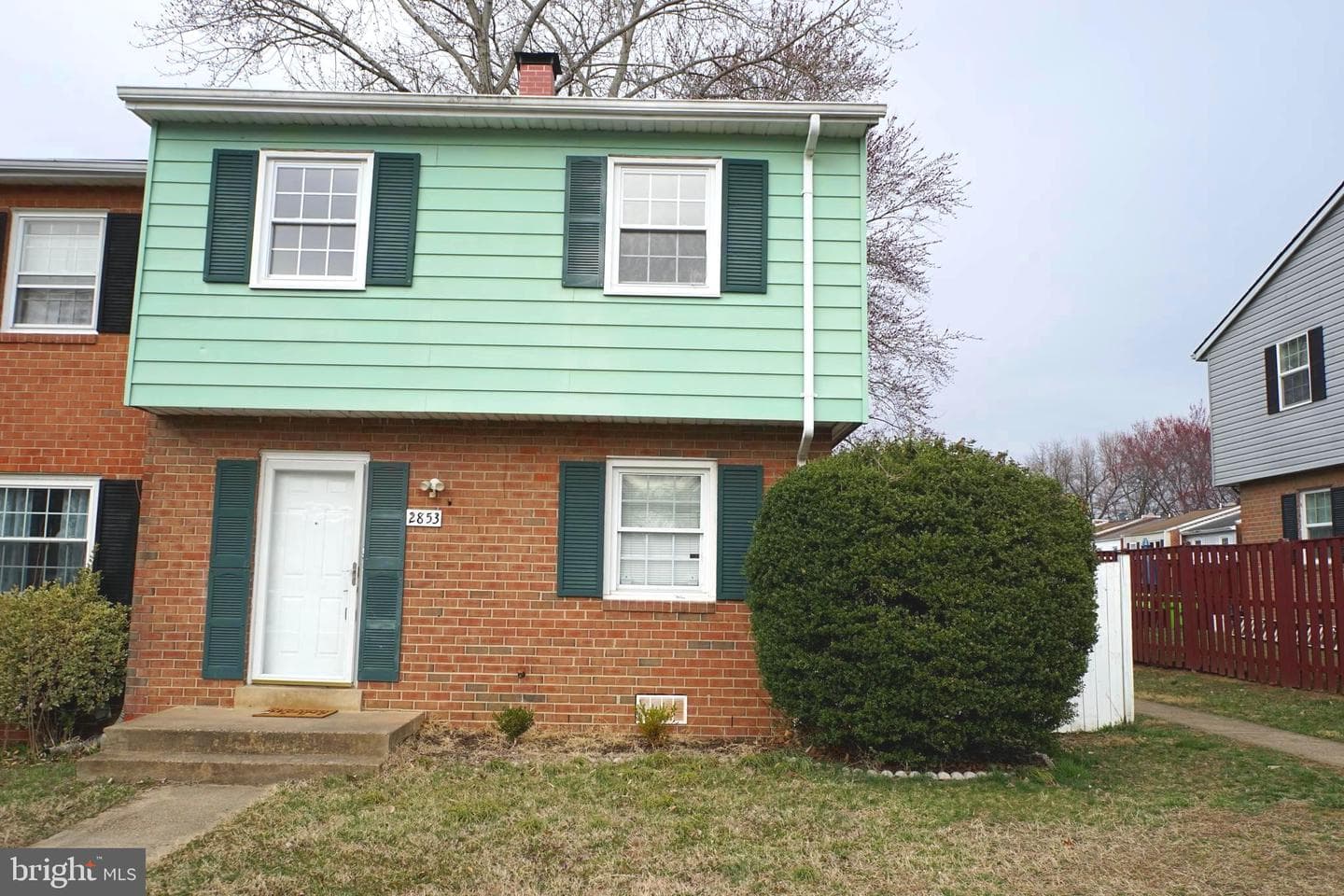 2853 Banks Court photo 1