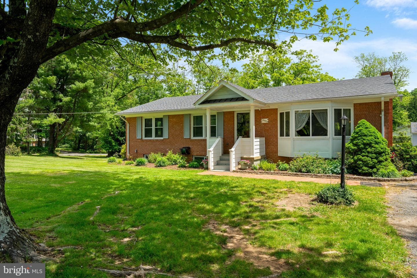 10001 Hopkins Lane photo 1