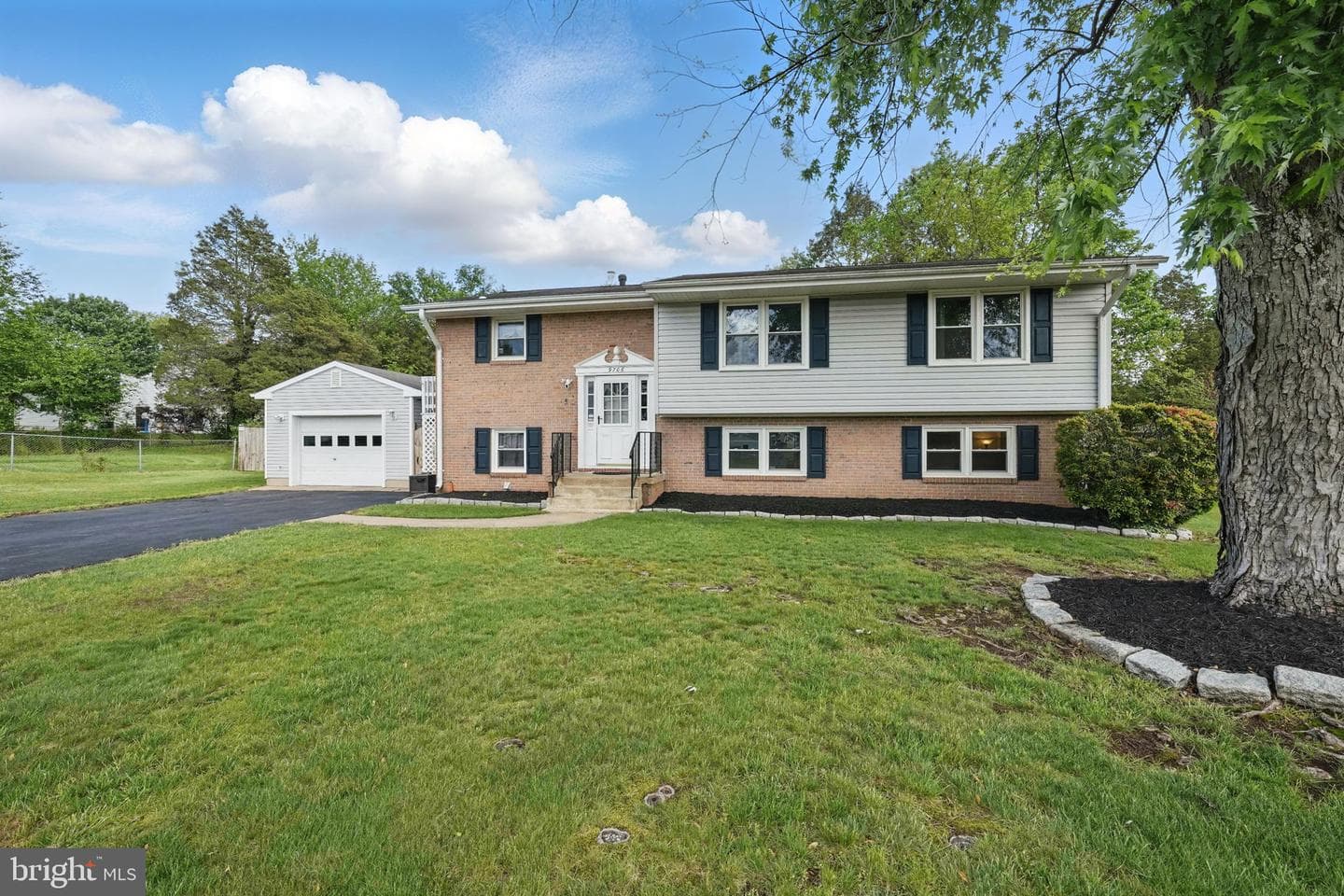 9706 Glen Court photo 1