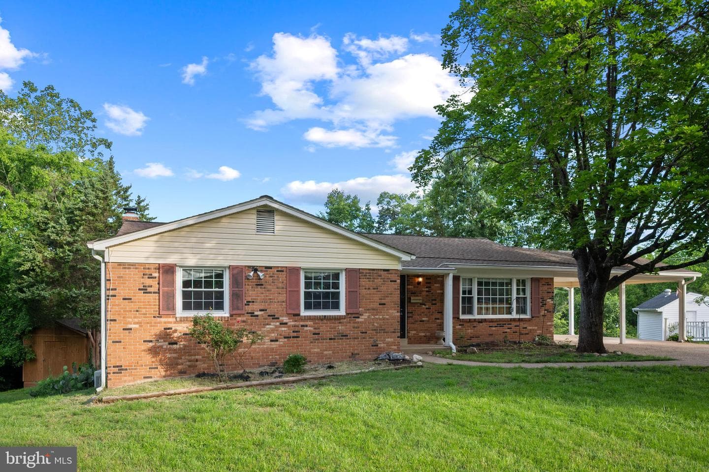 7516 Todd Place photo 1