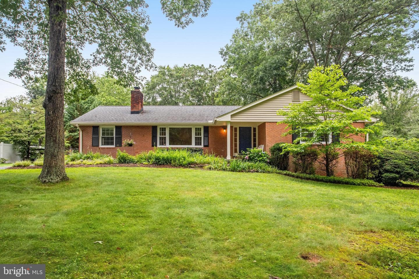 10704 Montgomery Drive photo 1