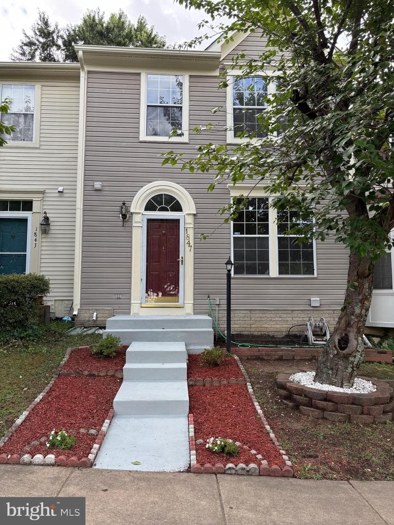 1847 Wigglesworth Way photo 1