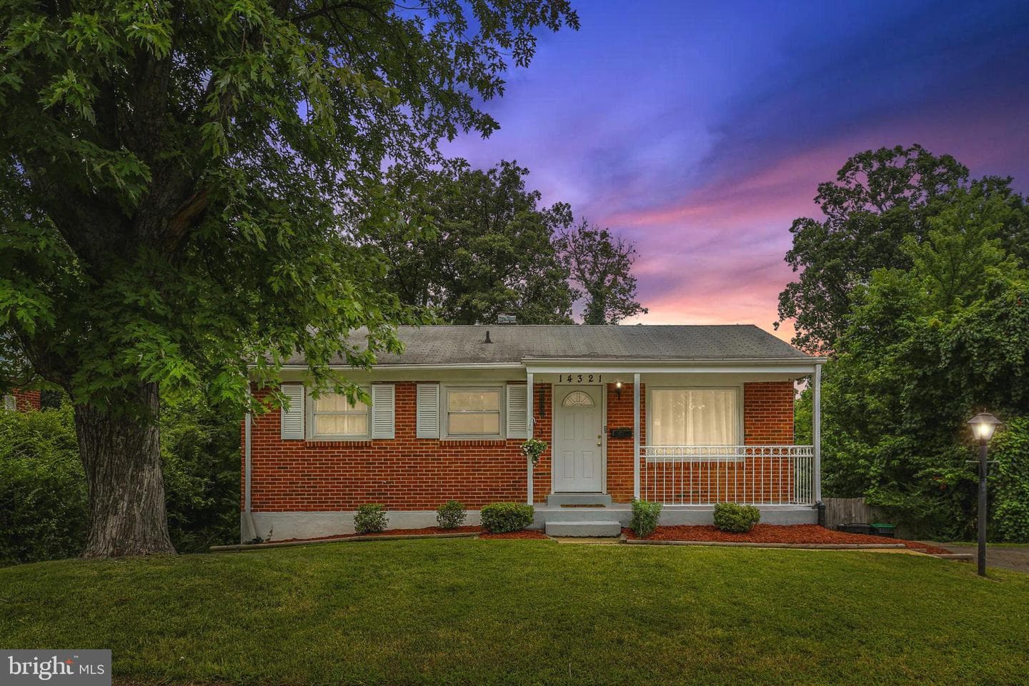 14321 Belleville Avenue photo 1