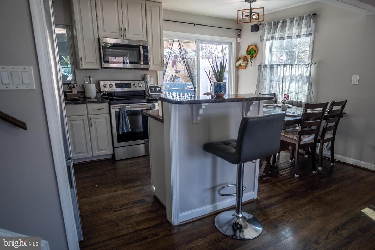 1411 Mary Street photo 1