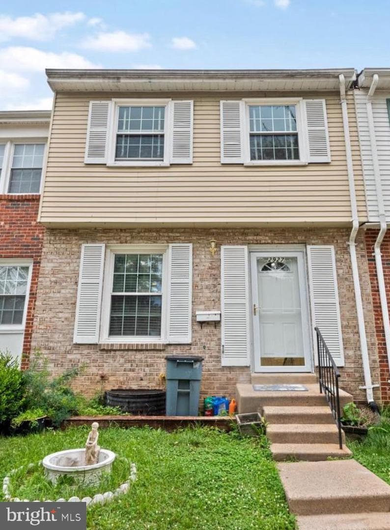 2927 Pheasant Lane photo 1