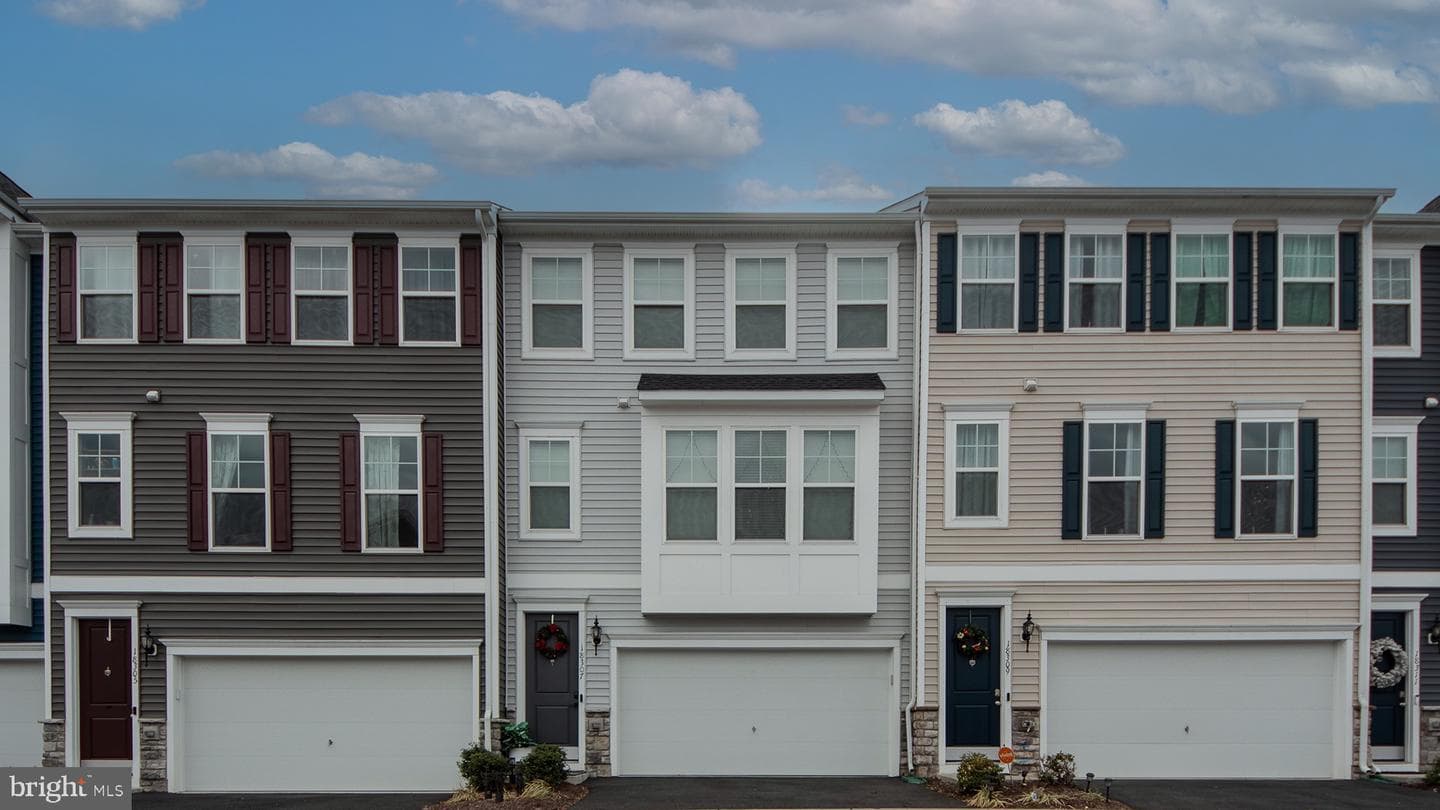 18307 Summit Pointe Drive photo 1