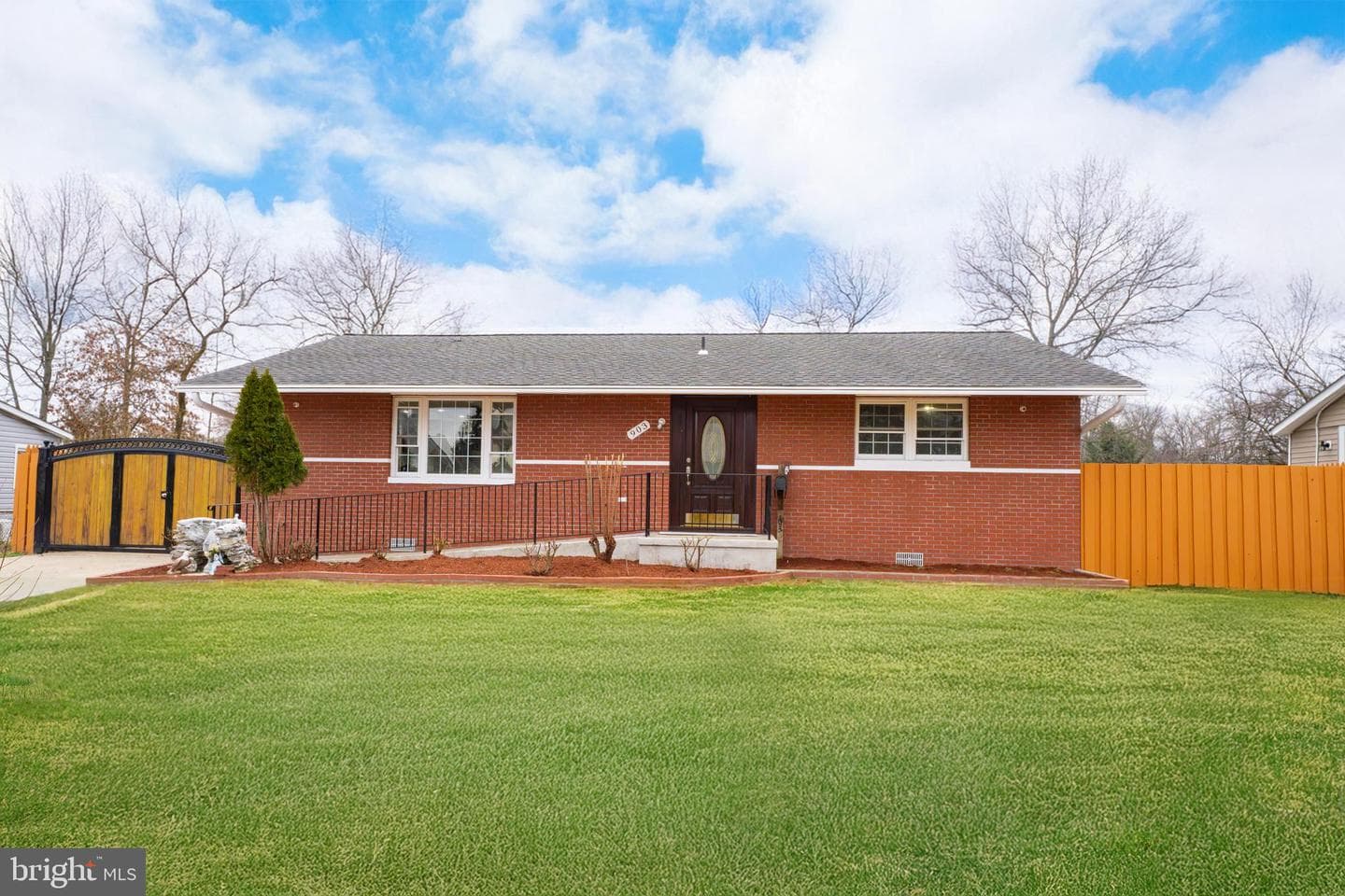 903 Wingfield Road photo 1