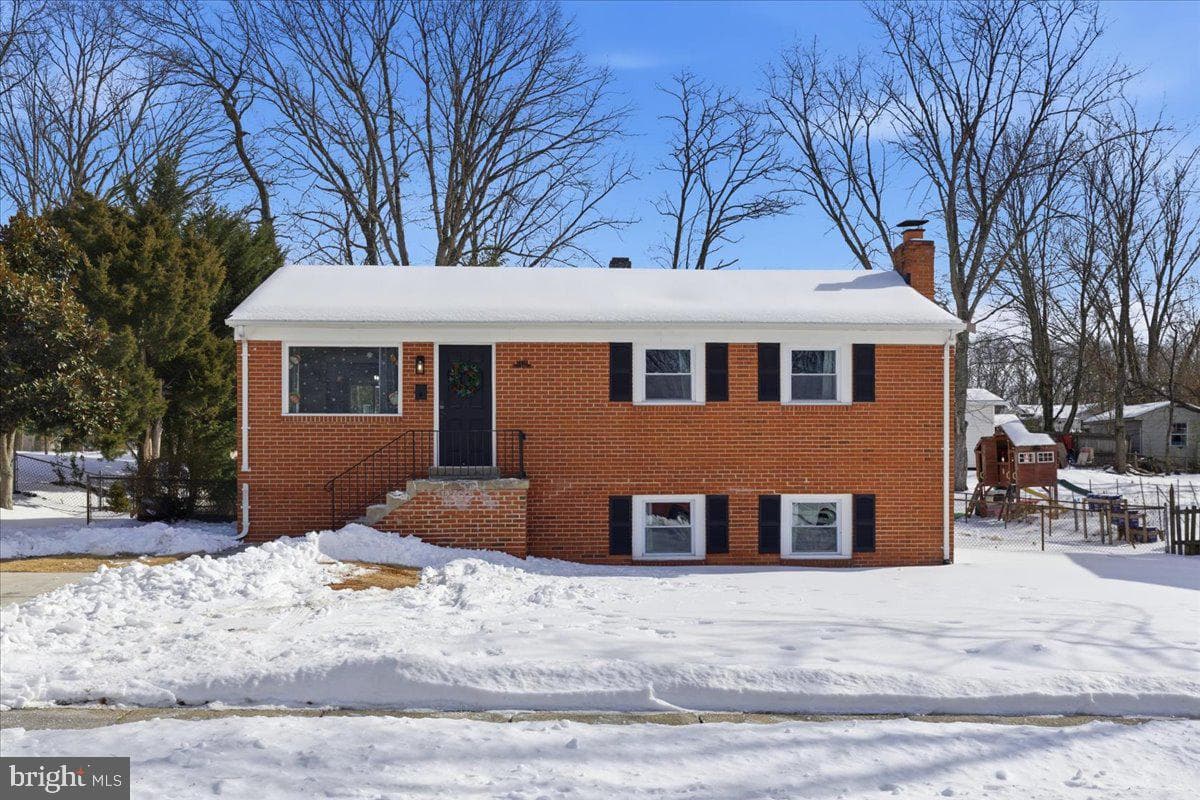 14901 Cordell Avenue photo 1