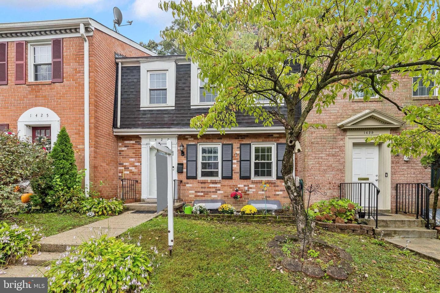 1427 Admiral Drive photo 1