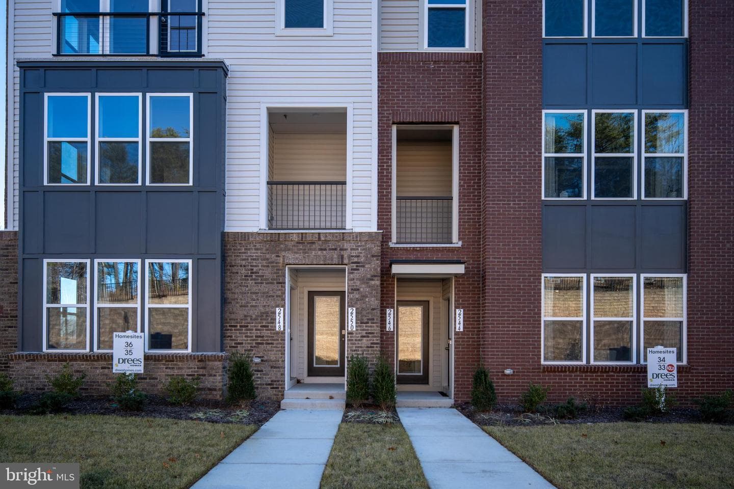 2546 Neabsco Common Place photo 1