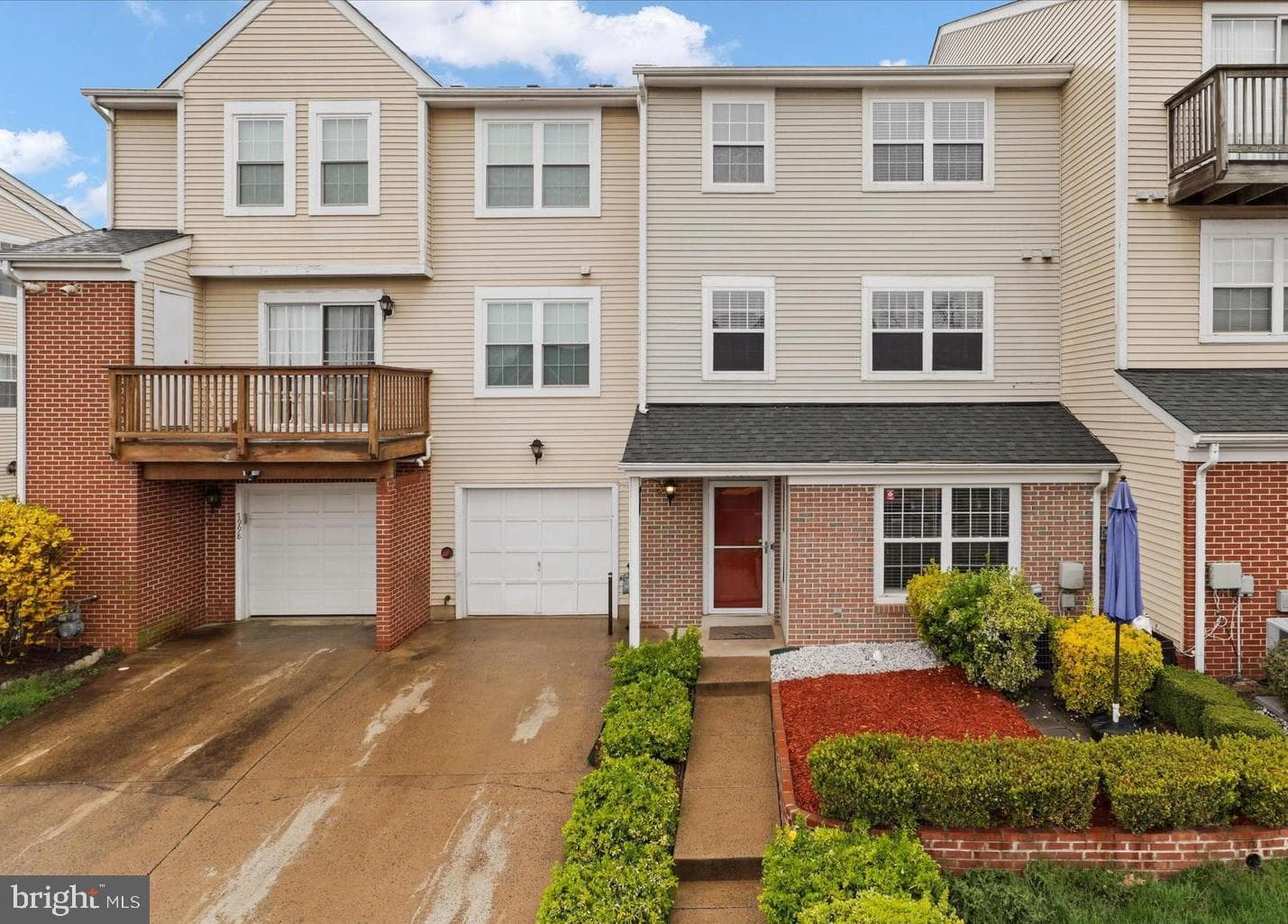 7994 Coachcrest Court