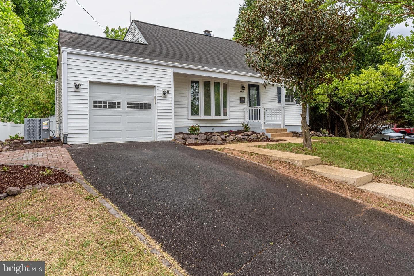 9400 Chatham Street photo 1