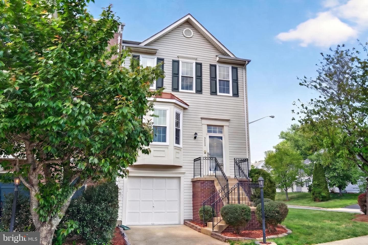9000 Falcon Glen Court