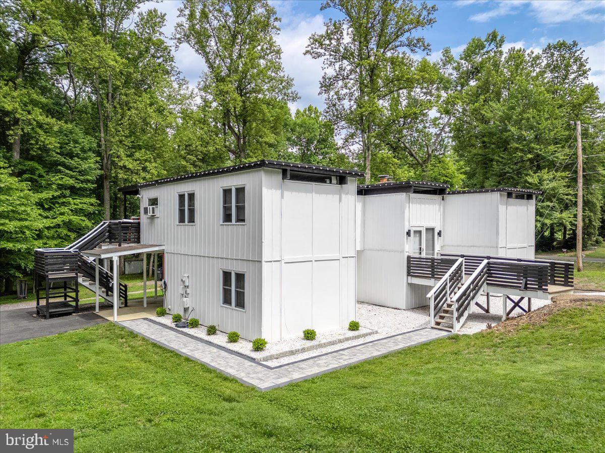 7200 Ridgeway Drive