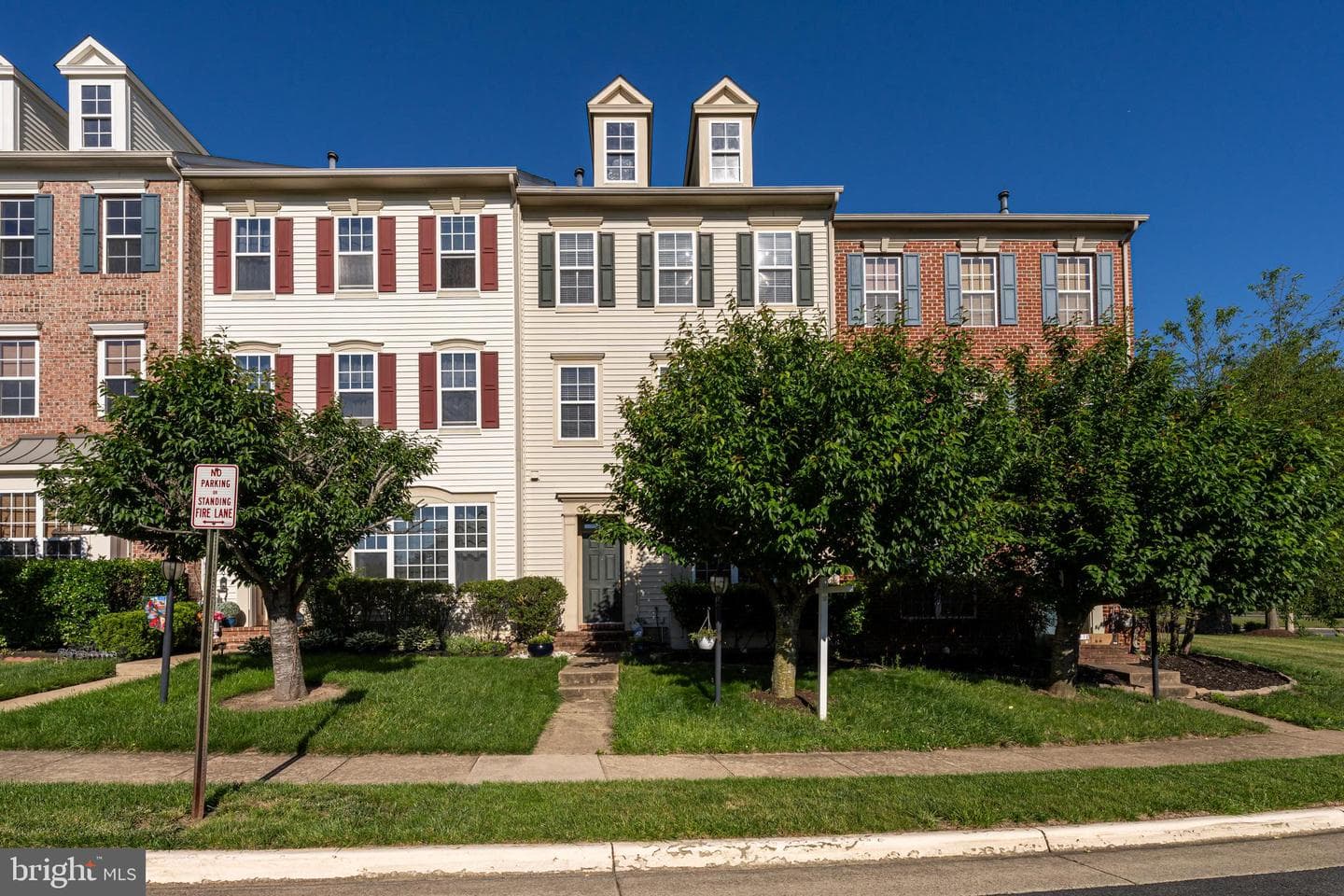 9231 Ribbon Falls Loop