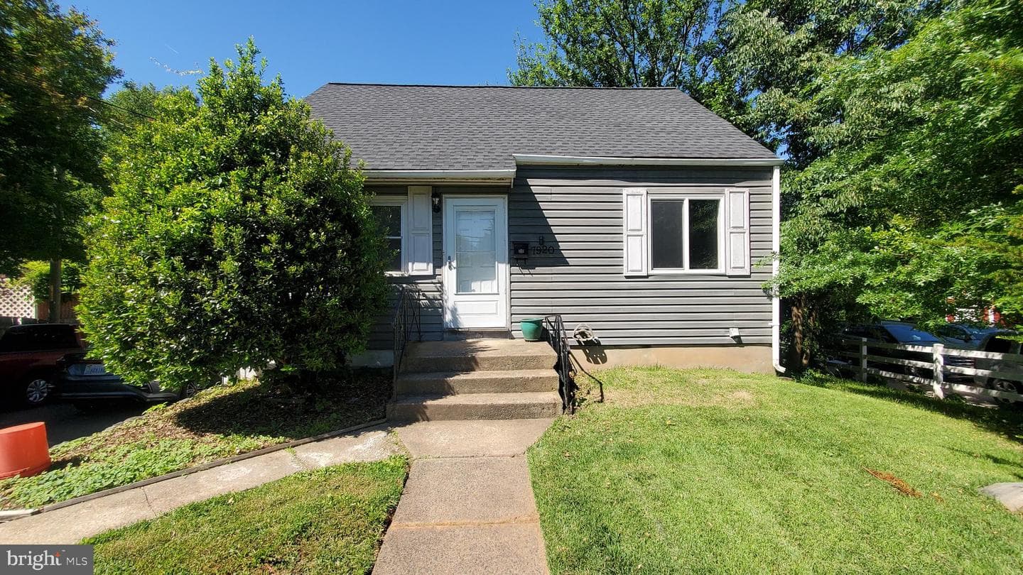 7920 Manassas Drive