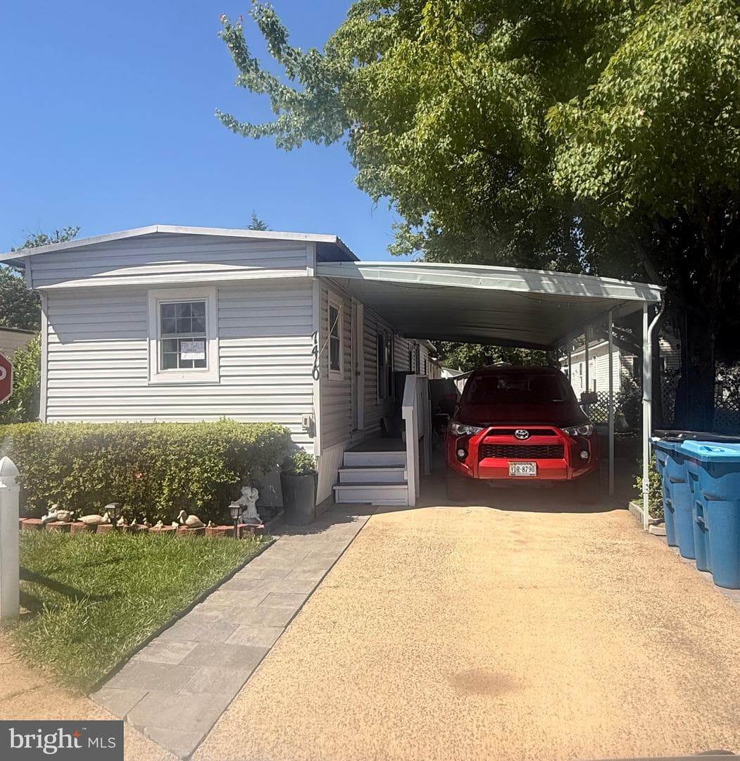 7410 Moss Ln