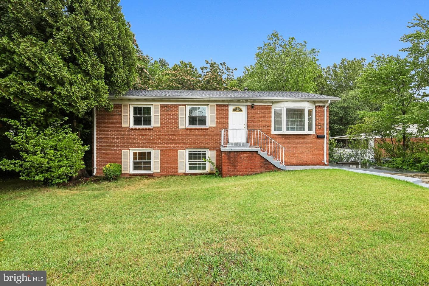 13601 Kingsman Road
