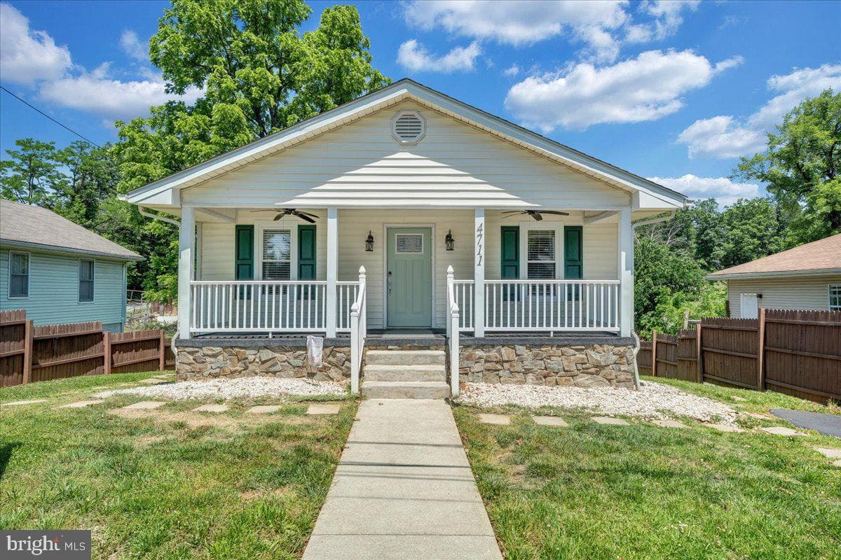 4711 Surrey Avenue NW, Roanoke