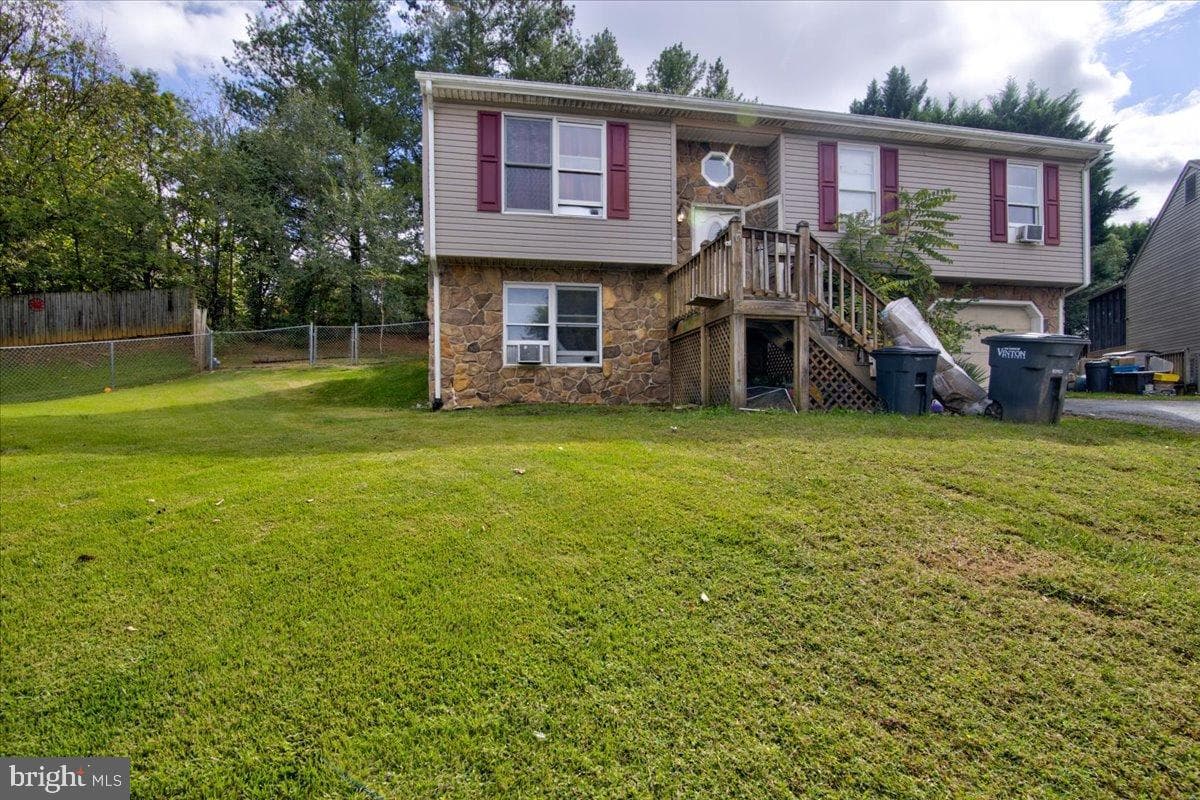 344 Elm Street photo 1