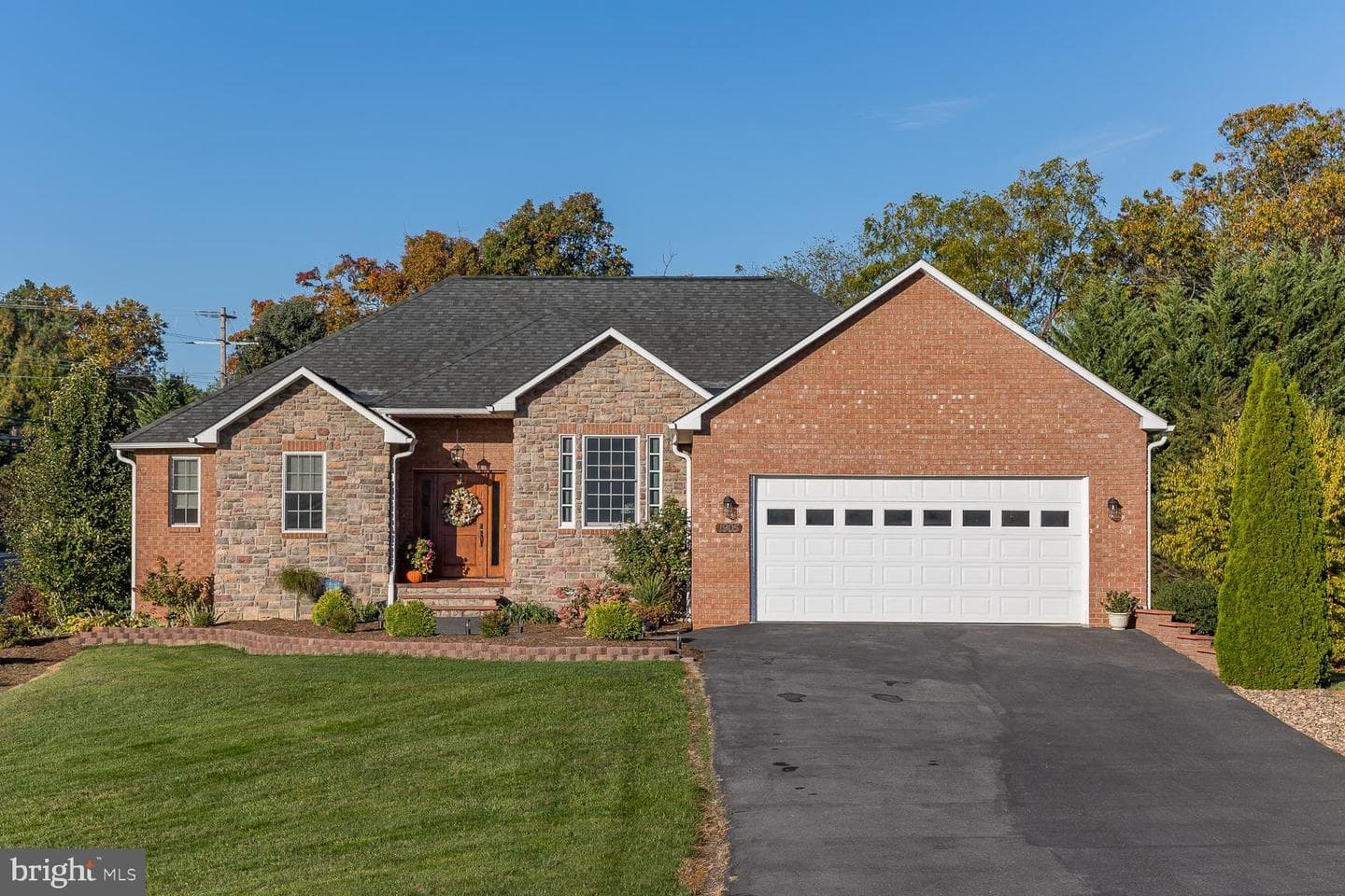 1905 Cumberland Drive photo 1