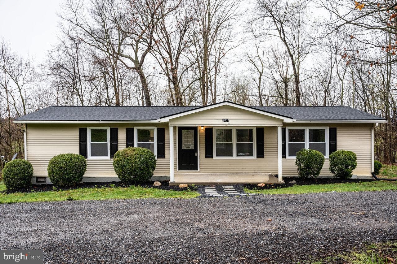 9031 Dolphin Lane photo 1