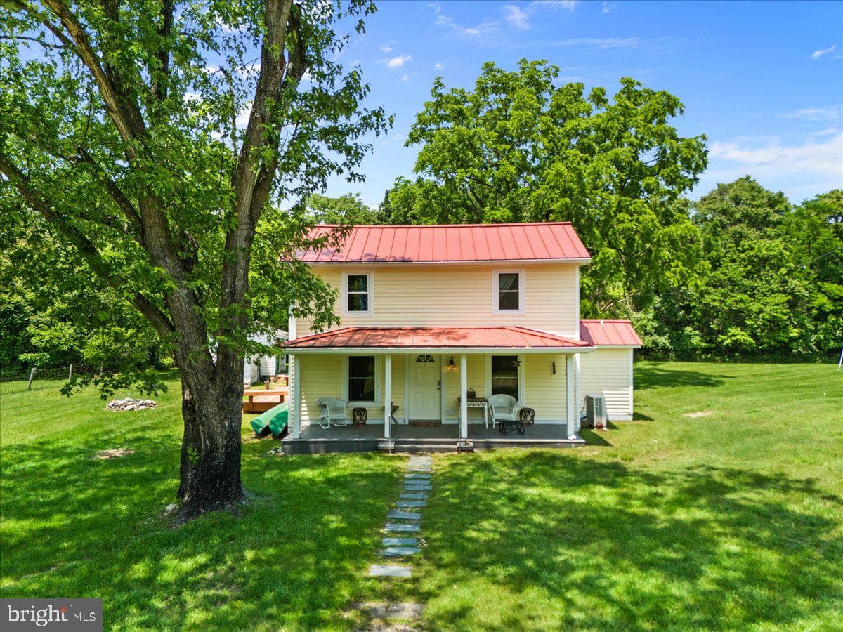 6772 East Side photo 1