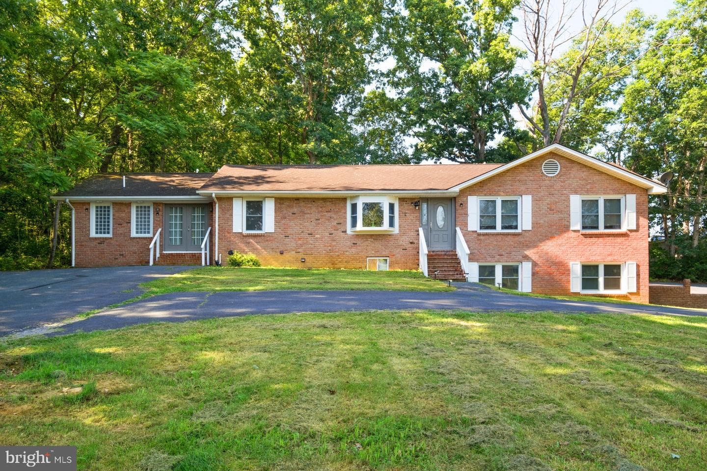 16998 E Summit Avenue photo 1