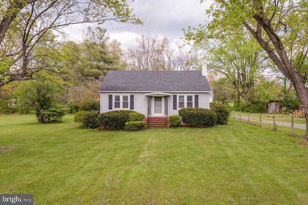 1856 Gravels Road photo 1
