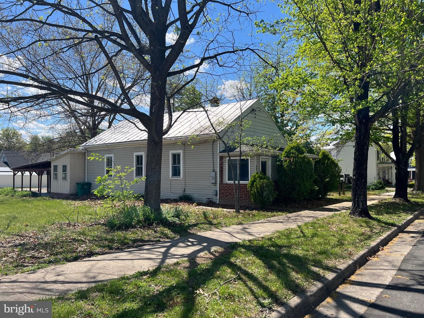 203 Sixth Street