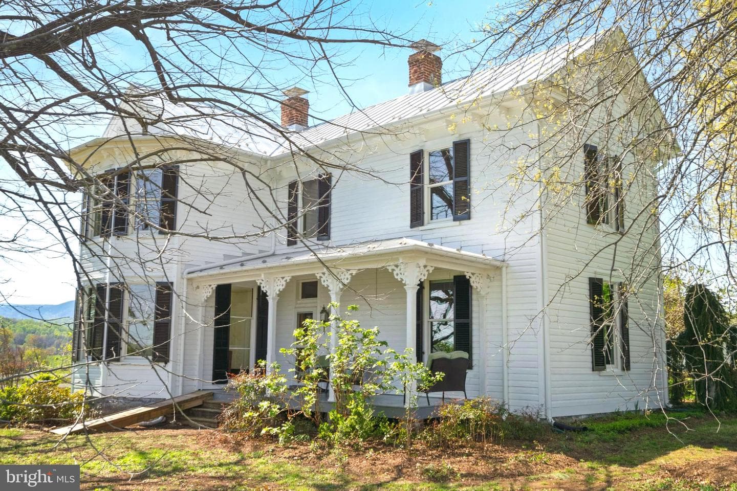 873 Hawlin Road photo 1