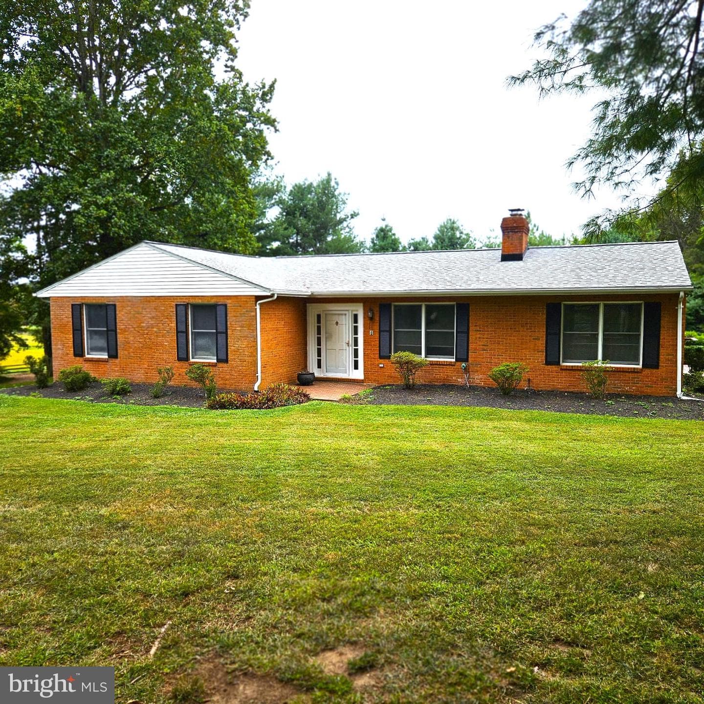 7 Skyline Lane photo 1