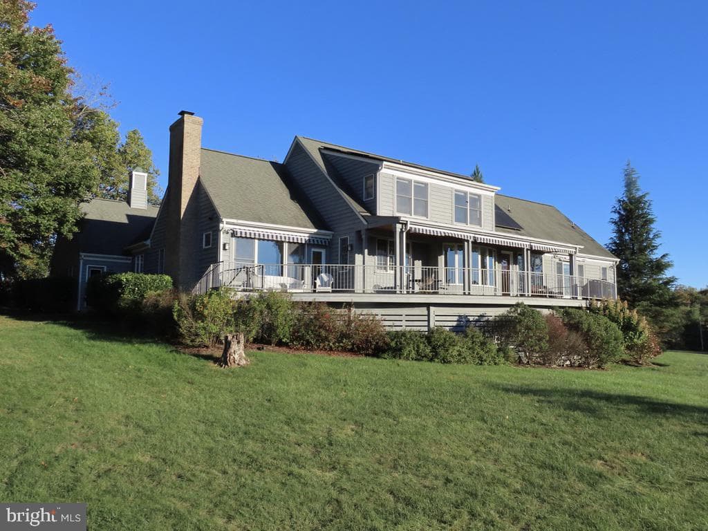 643 Richmond Road photo 1