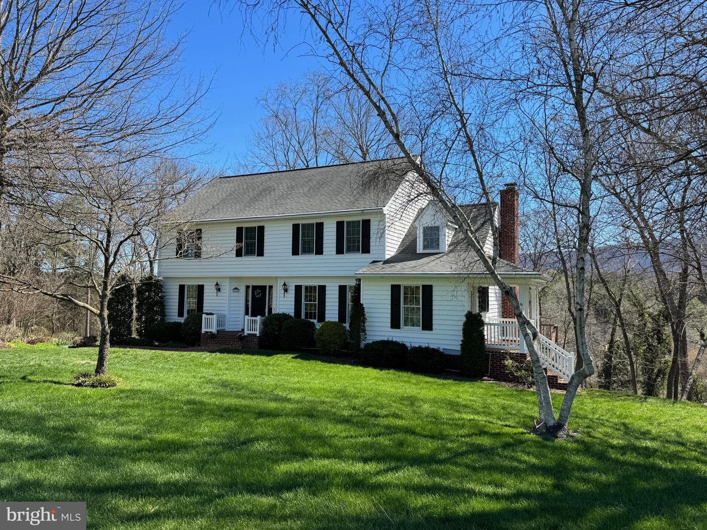 210 Manor Drive photo 1