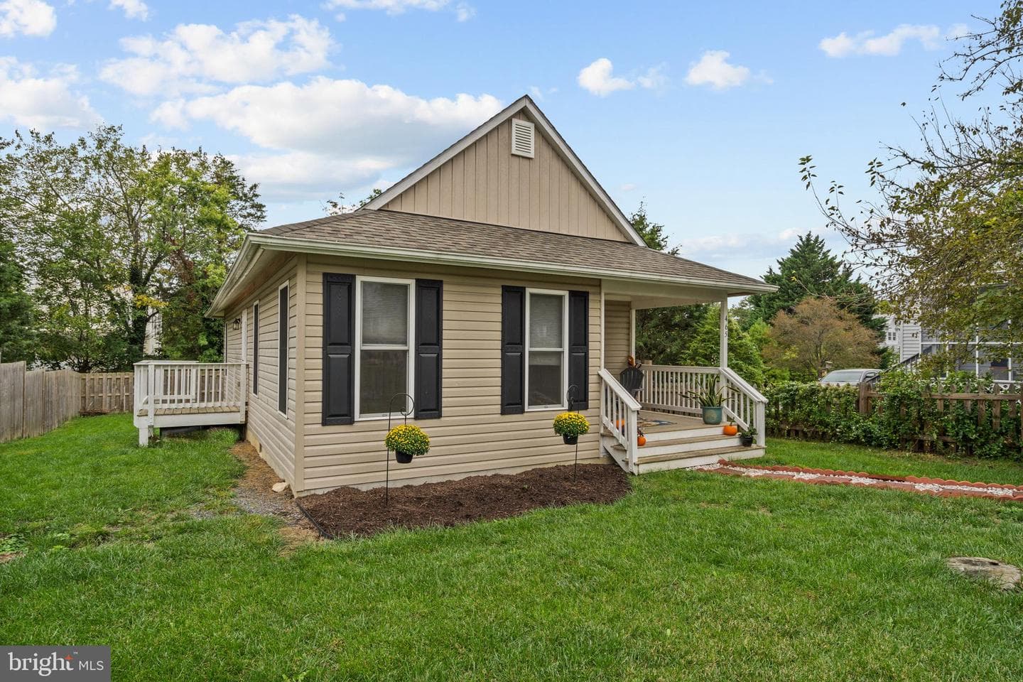 465 Ash Street photo 1