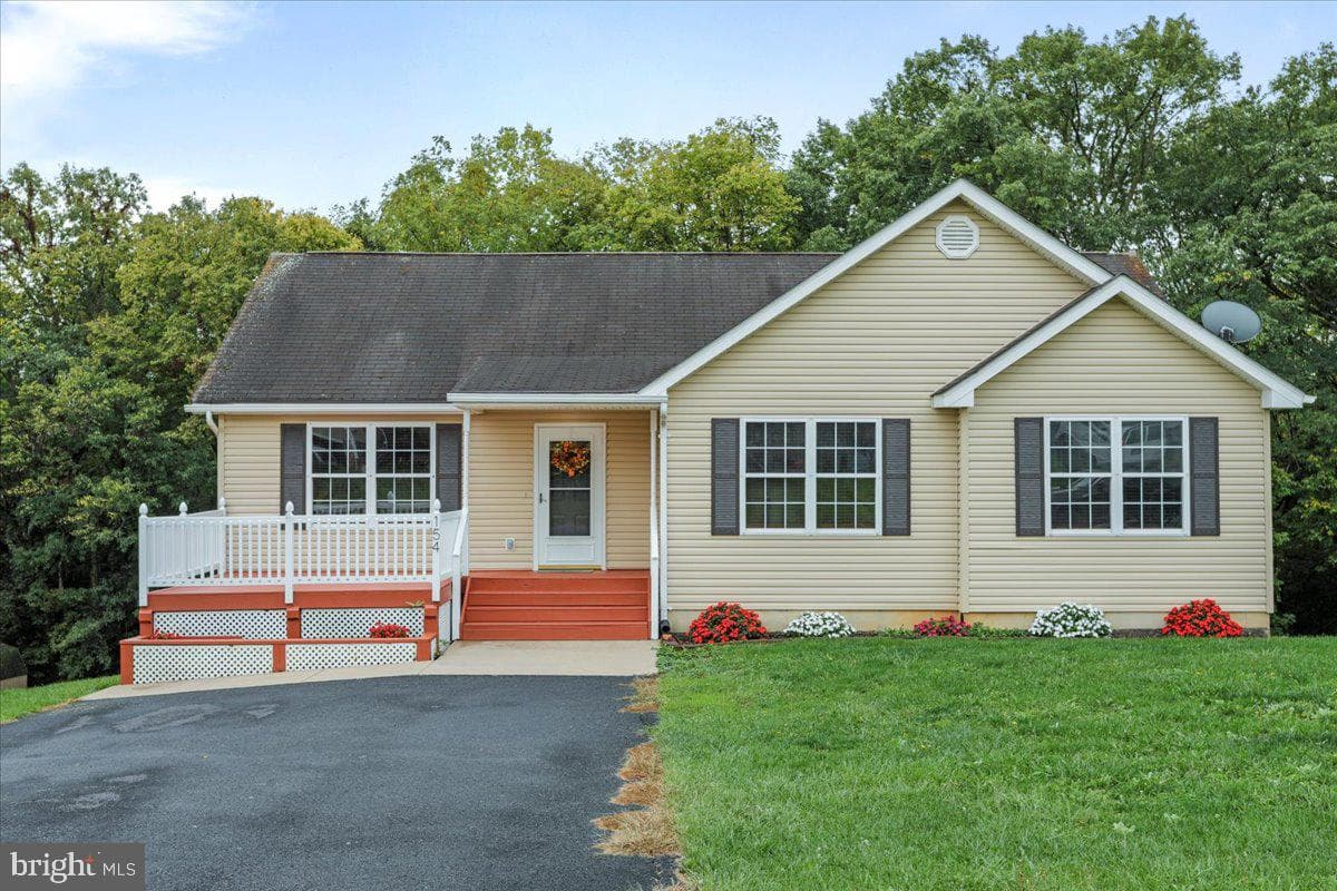 154 Baer Oak Drive photo 1