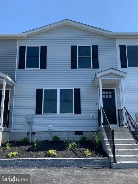 176 Bank St photo 1