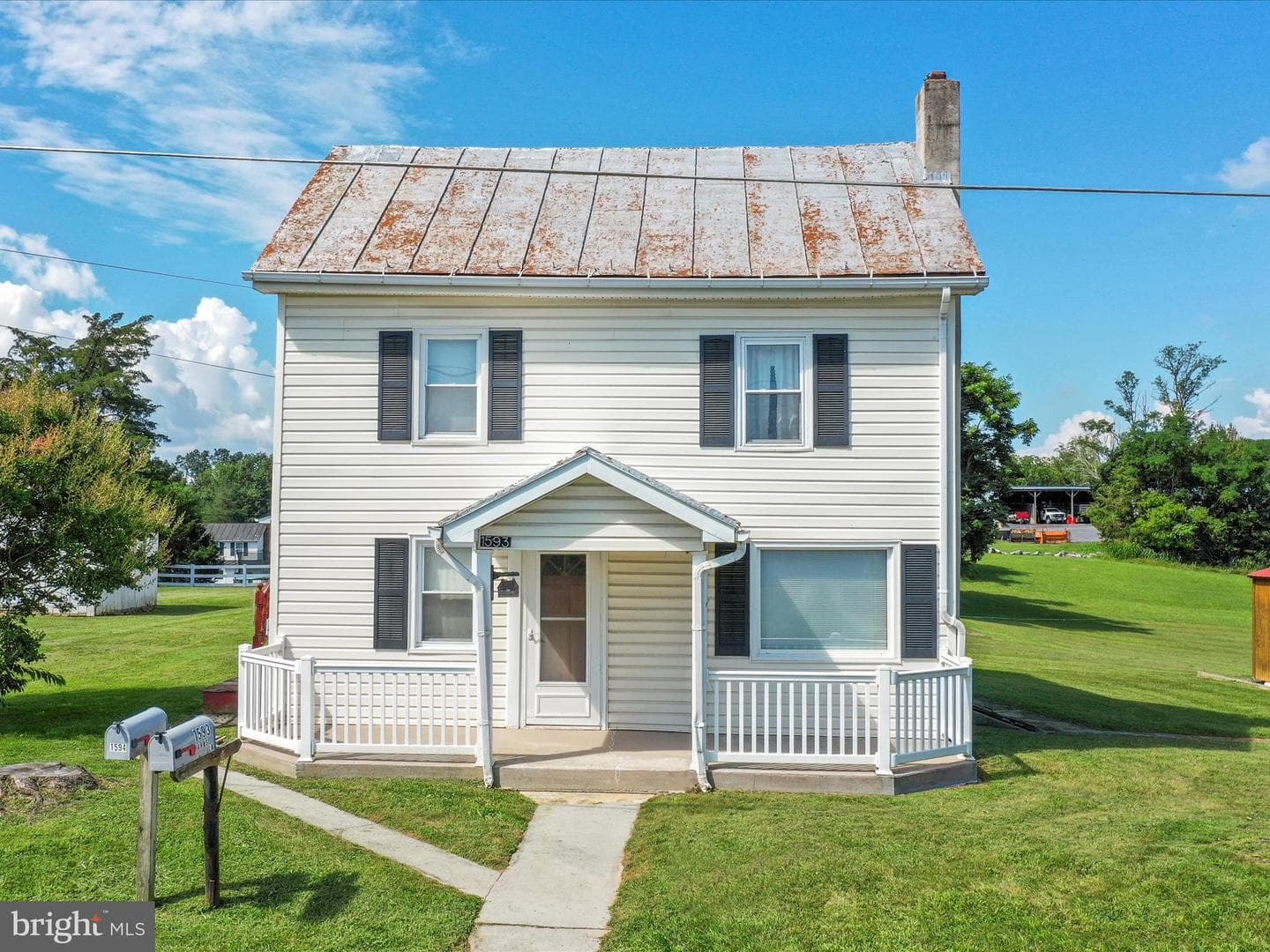 1593 Hahns Lane photo 1